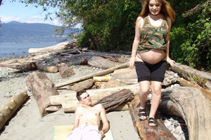 A pregnant babe doing it in pics Image 2