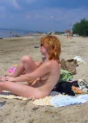 A lady on open swim suit at the Waikiki Image 2