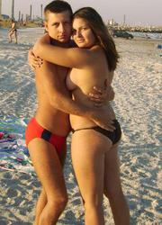 Girls topless at the Tahiti Image 7