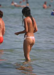 Girls topless at the Tahiti Image 8