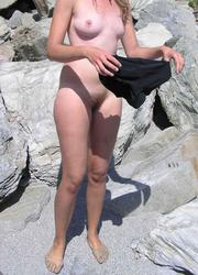Bikini cutie flashing on the Apollo Image 5