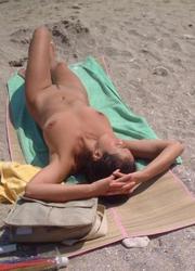 A girl spreading on the Daytona Image 10