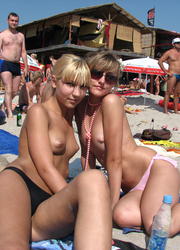 A nude lady at the Koh Phangan Image 1