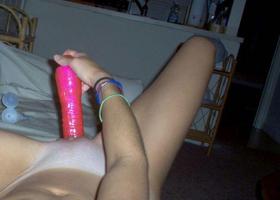My girlfriend Helen prefers to shave her pussy clean for me to want to lick it more often. Image 8