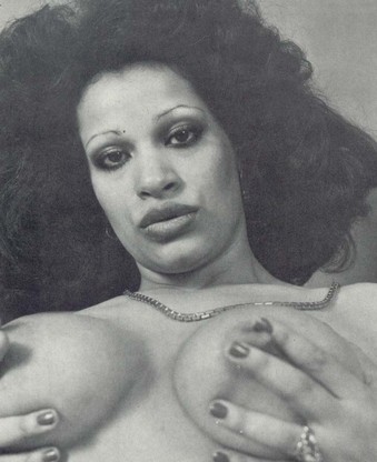 retro big boobs babe