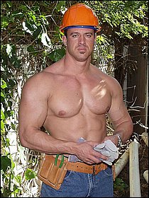 muscular-hunk-03.jpg