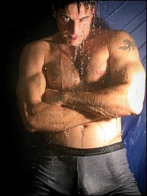 wet-hunk-flynn-06.jpg