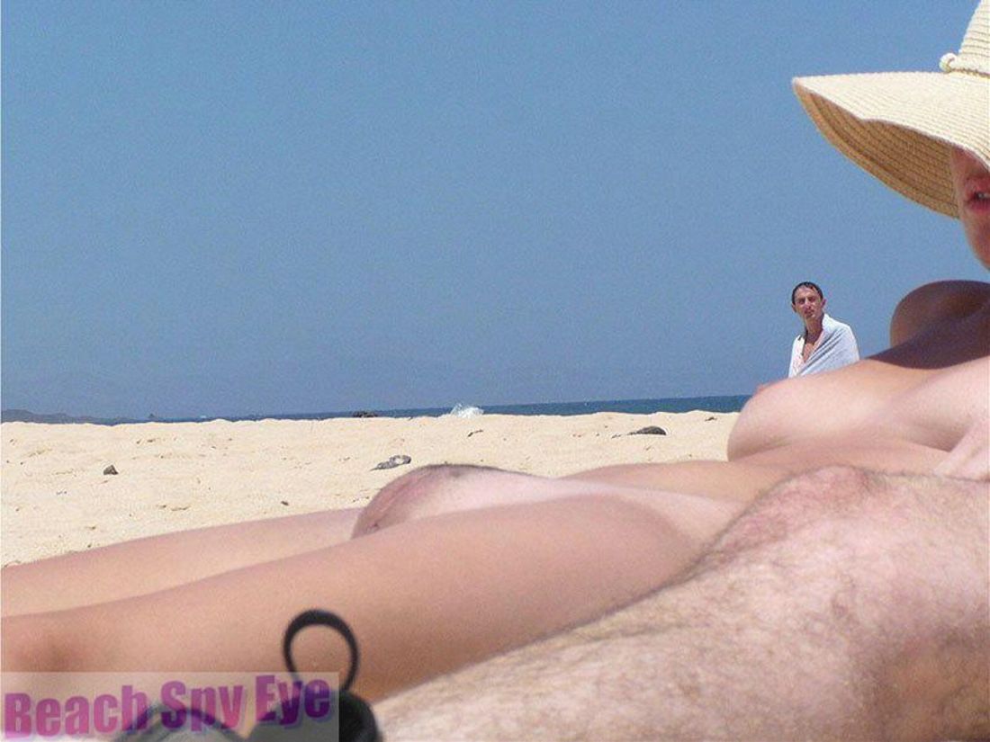 Beach Spy Eye - nude beach voyeur photos and videos