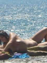 Beach Spy Eye's voyeur photos and videos
