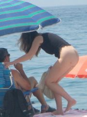 Beach Spy Eye's voyeur photos and videos
